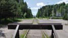 The amputated branchline heads towards a still operational industrial area and the main rail.